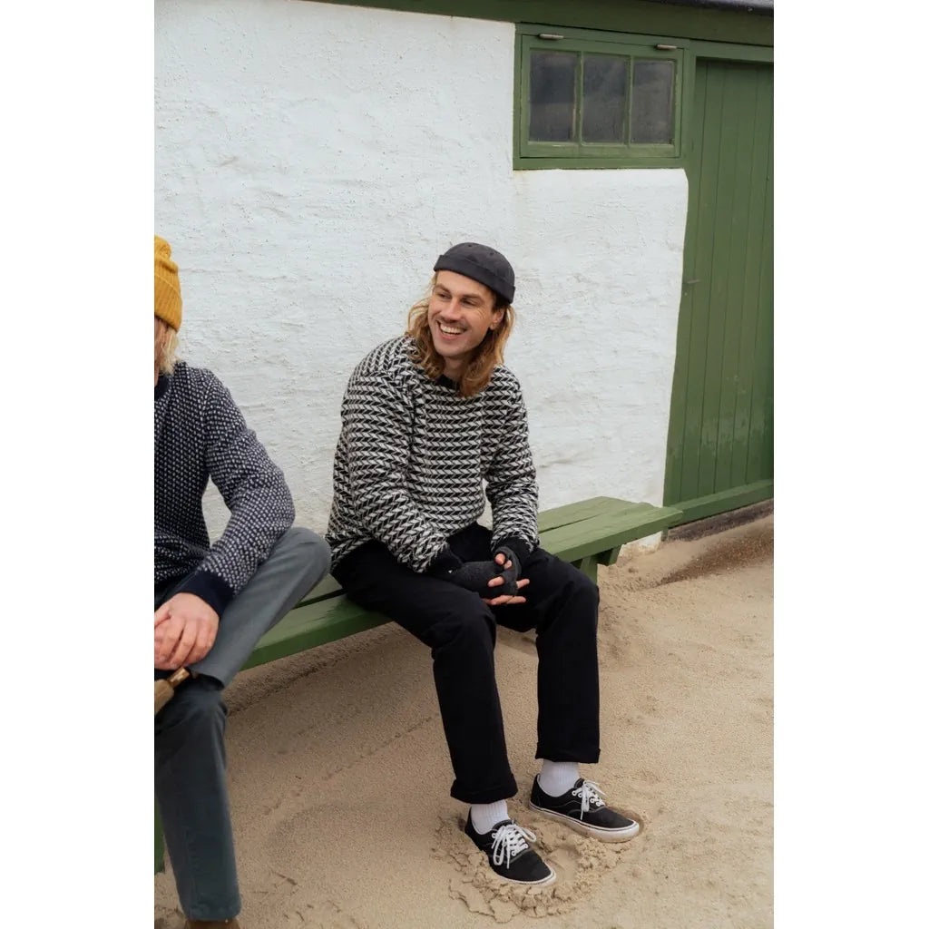 Faroese Fisher Knit Off White / Black LAKOR